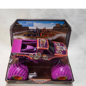 monster jam calavera 1:24 scale